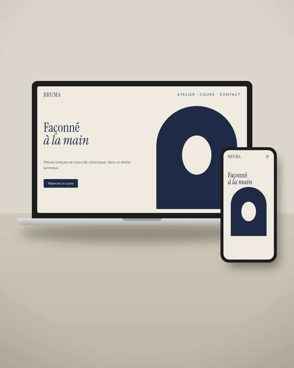 Site internet d'une marque fictive affiché sur un ordinateur et un téléphone